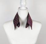 Load image into Gallery viewer, Detachable Collar In A Plum And Gold Geometric Print.

