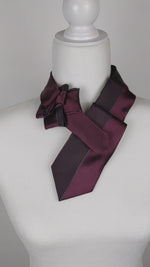 Load and play video in Gallery viewer, Women&#39;s Skinny Ascot  In Wine
