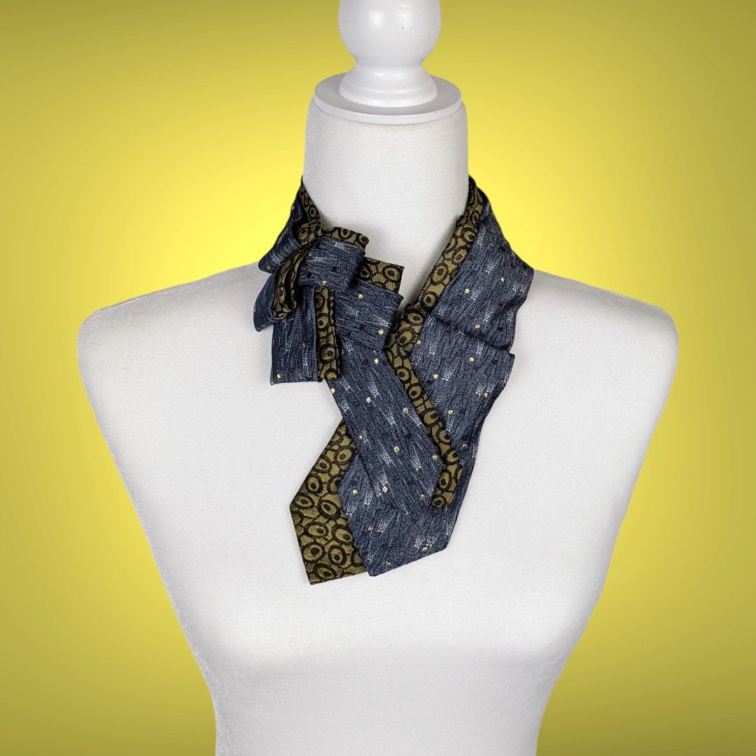 Double Ascot In A Grey And Gold Retro Print
