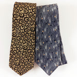 Load image into Gallery viewer, Double Ascot In A Grey And Gold Retro Print
