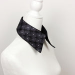 Load image into Gallery viewer, Detachable Collar In Black Geometric Print.
