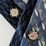 Load image into Gallery viewer, Double Ascot In Geometric Blue Print
