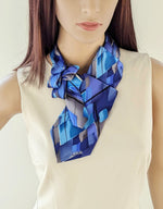 Load image into Gallery viewer, Women&#39;s Ascot in Blue and Black Abstract Print
