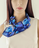 Load image into Gallery viewer, Women&#39;s Ascot in Blue and Black Abstract Print
