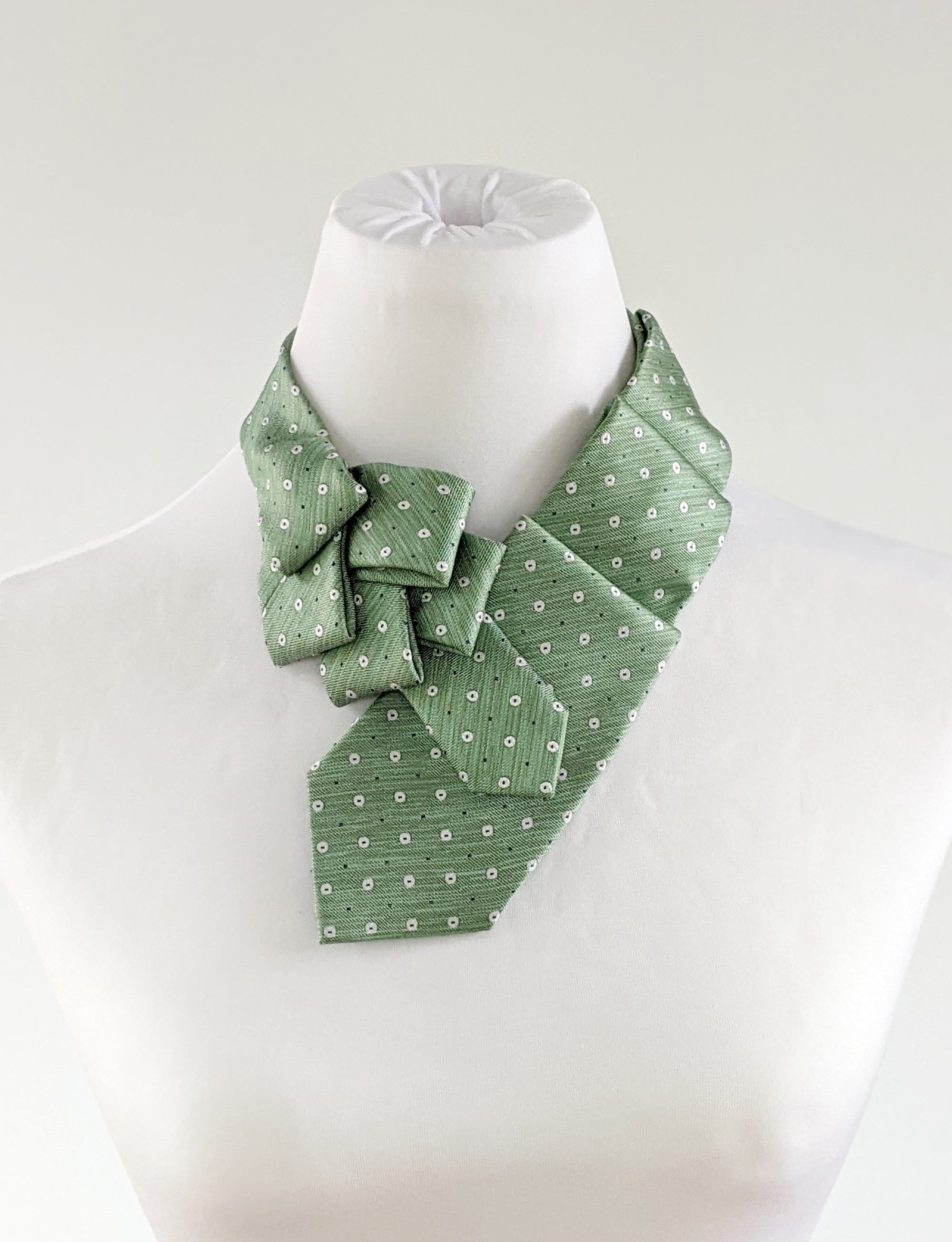 Women's Ascot Scarf In Green With A Foulard Print