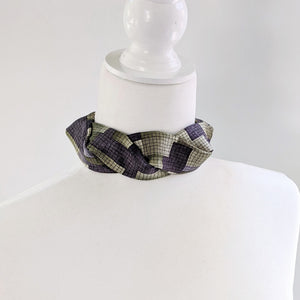 Structured Choker With Green And Grey Print