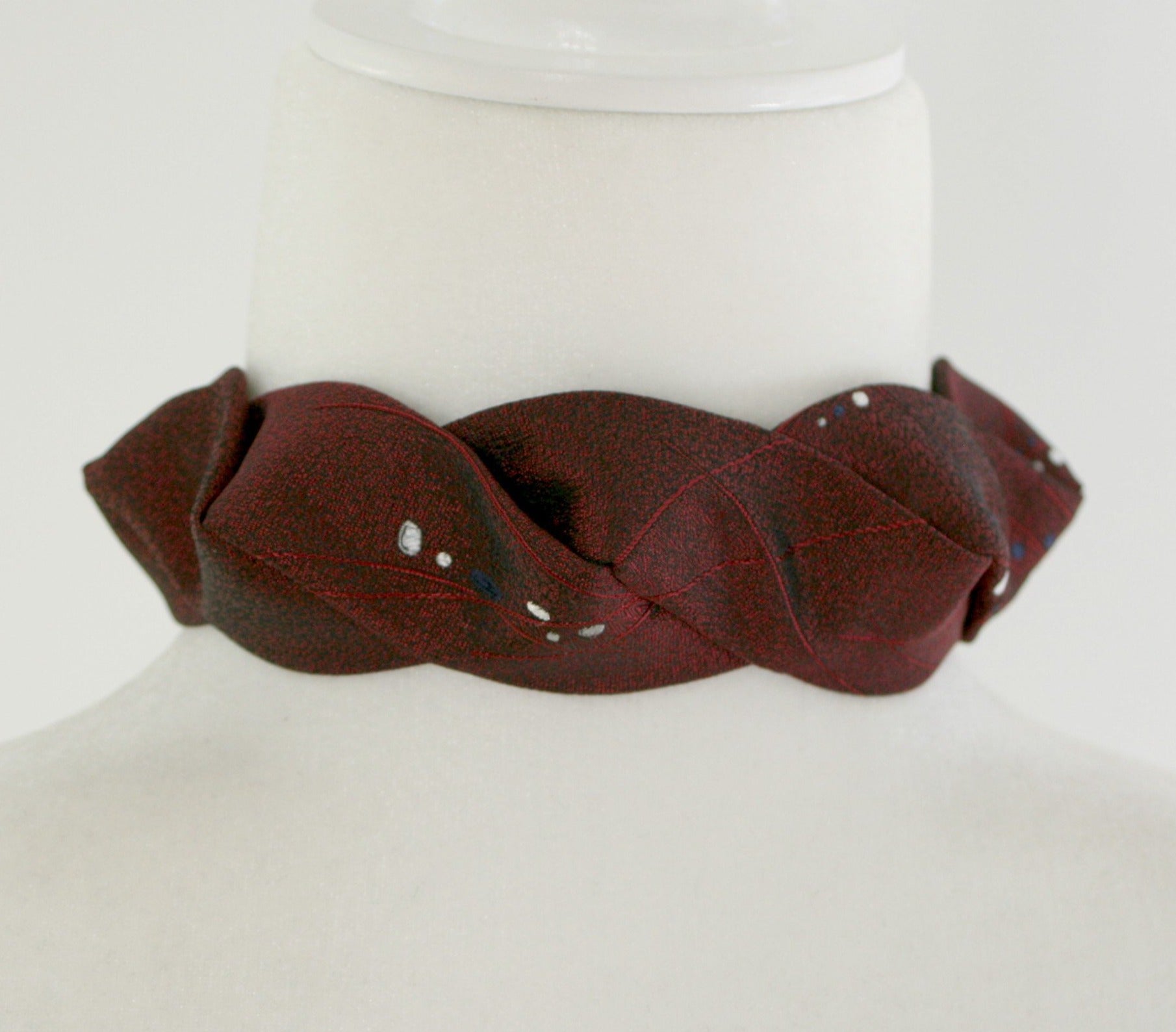 wine choker made from vintage tie
