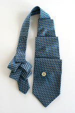 Load image into Gallery viewer, Men&#39;s silk blue ascot
