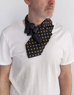 Load image into Gallery viewer, Men&#39;s Ascot In Grey and Gold
